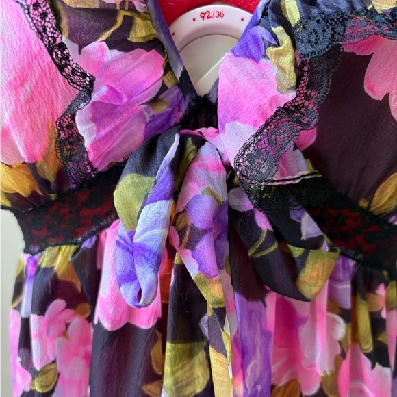 Vintage Floral Lingerie​ - Picture 9 of 12